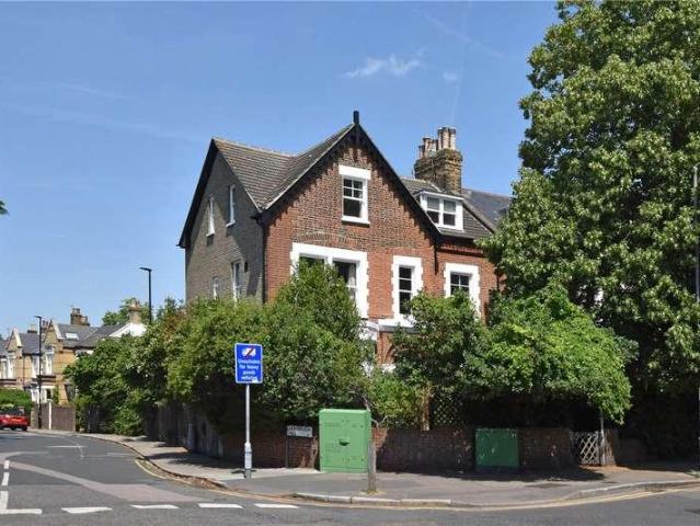 7 bed house for sale