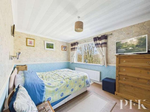 7 bed house for sale