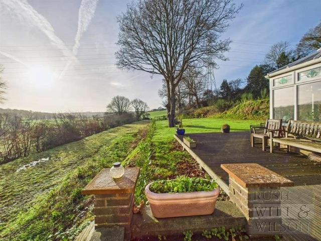7 bed house for sale