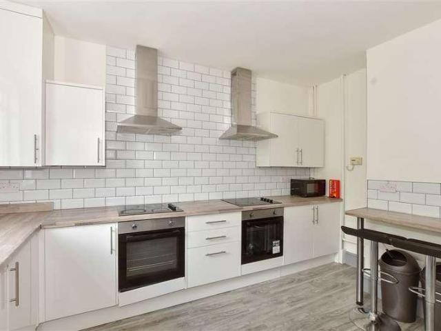 7 bed house for sale