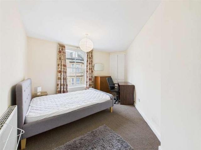 7 bed house for sale