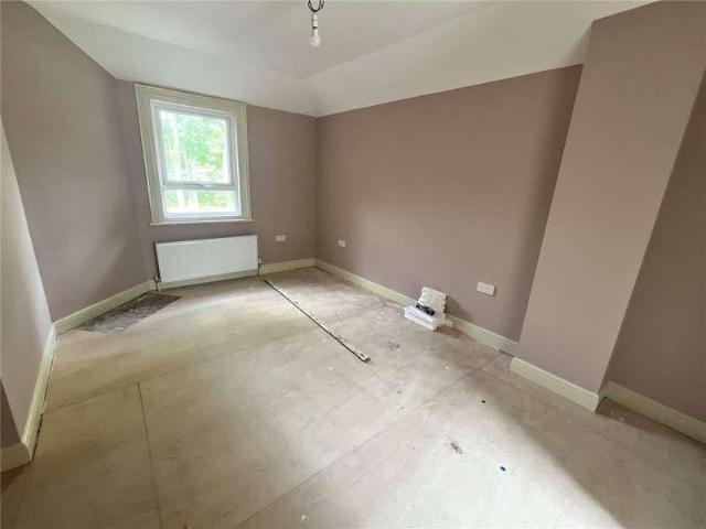 7 bed house for sale