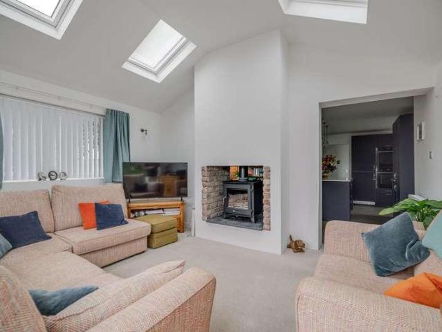 7 bed house for sale