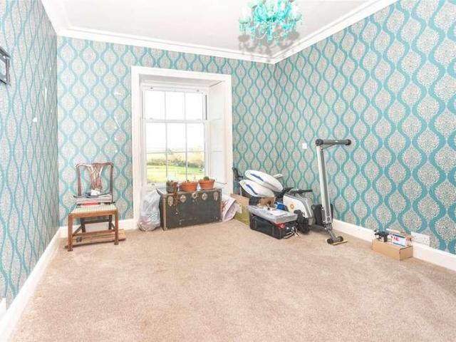 7 bed house for sale