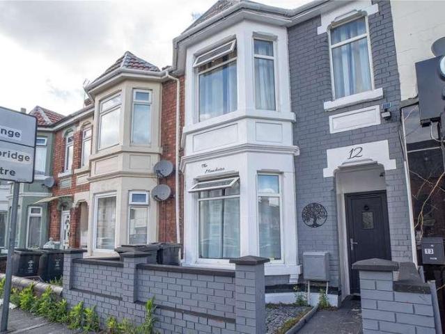 7 bed house for sale
