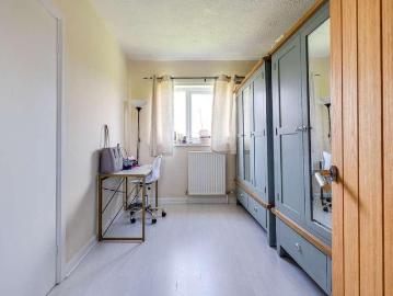 7 bed house for sale