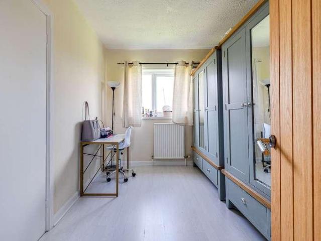 7 bed house for sale