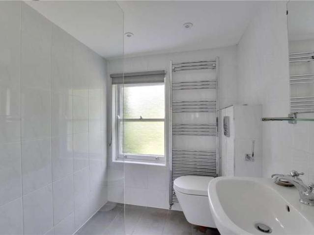7 bed house for sale