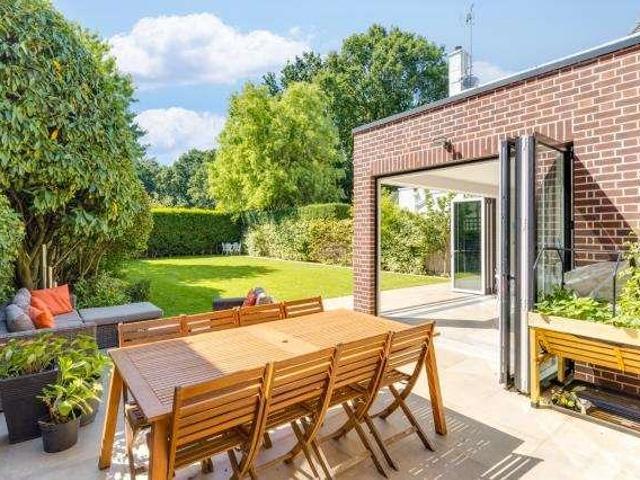 7 bed house for sale