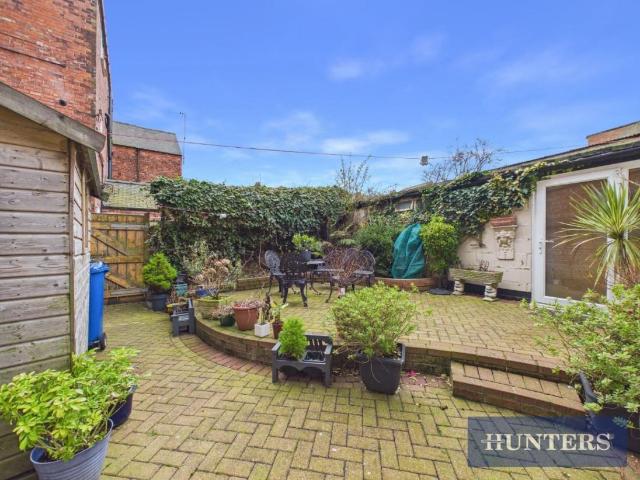 7 bed house for sale