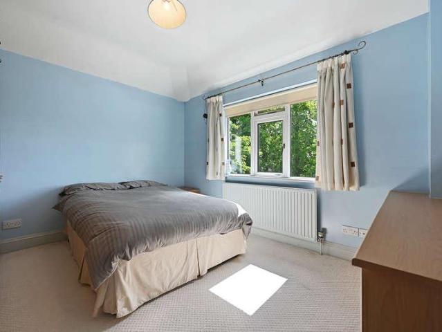 7 bed house for sale