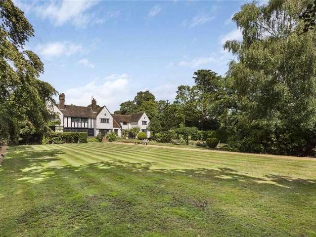 7 bed house for sale