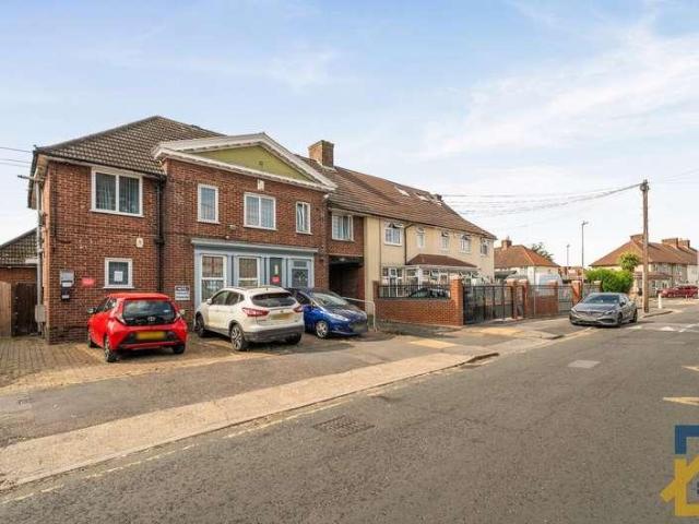 7 bed house for sale