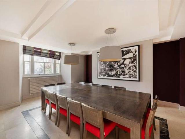 7 bed house for sale
