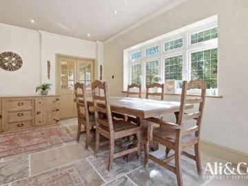 7 bed house for sale