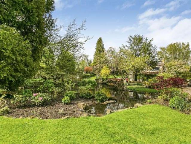 7 bed house for sale