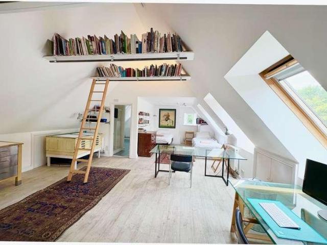 7 bed house for sale