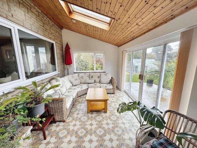 7 bed house for sale