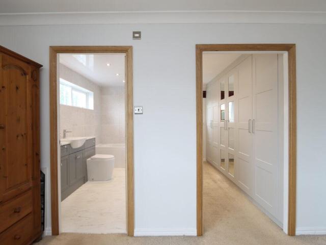 7 bed house for sale