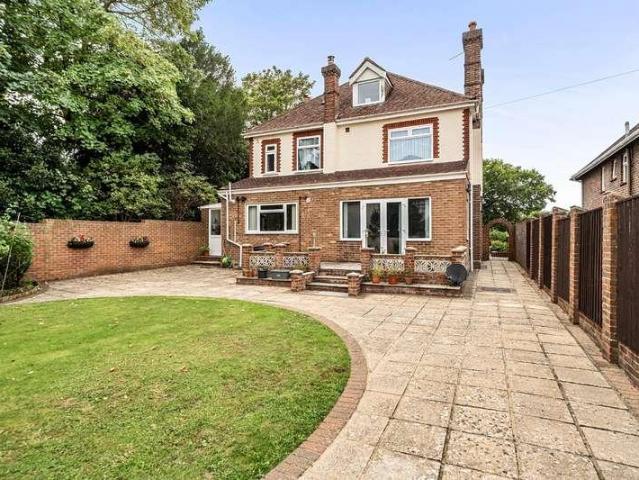 7 bed house for sale