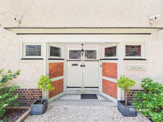7 bed house for sale