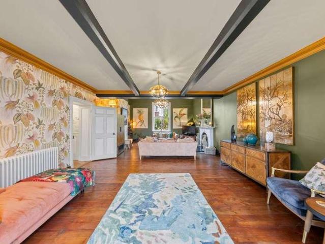 7 bed house for sale