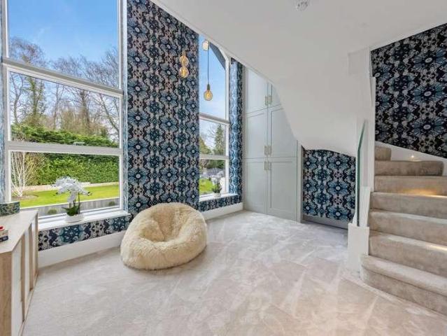 7 bed house for sale