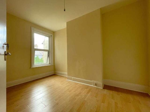 7 bed house for sale