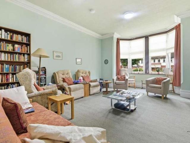 7 bed house for sale