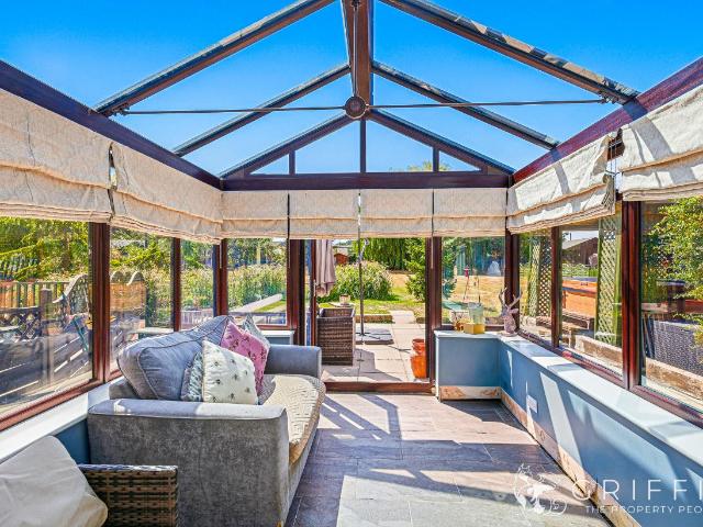 7 bed house for sale