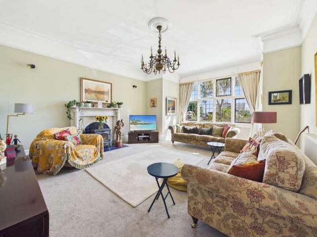 7 bed house for sale