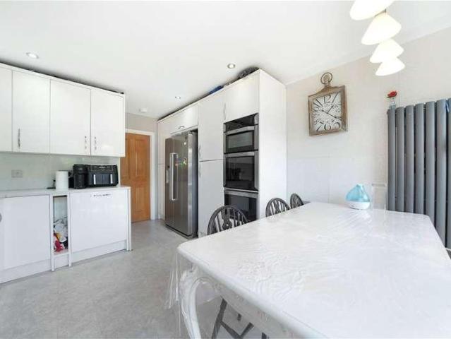 7 bed house for sale