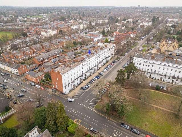 7 bed house for sale