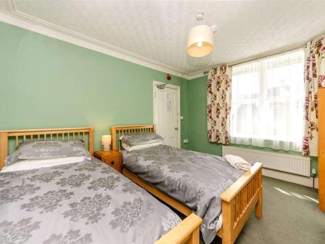 7 bed house for sale