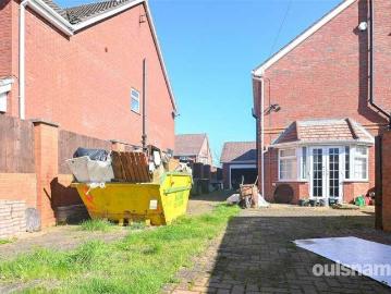 7 bed house for sale