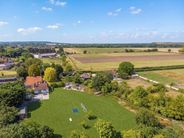 7 bed house for sale