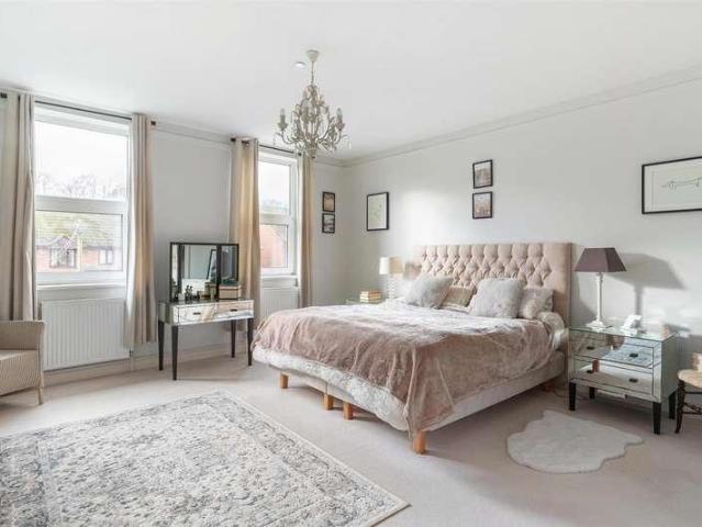 7 bed house for sale