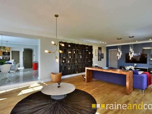 7 bed house for sale