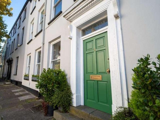 7 bed house for sale
