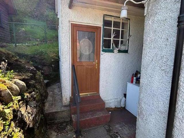 7 bed house for sale