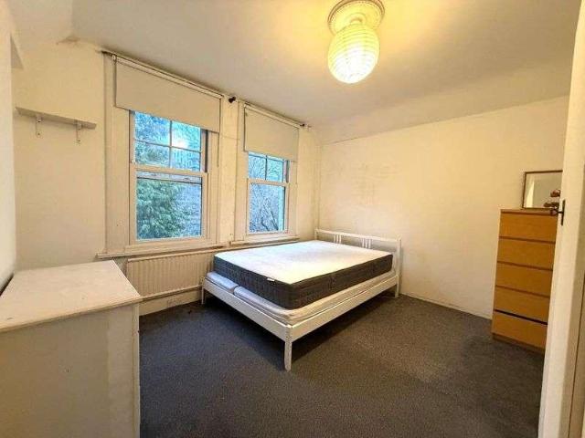 7 bed house for sale