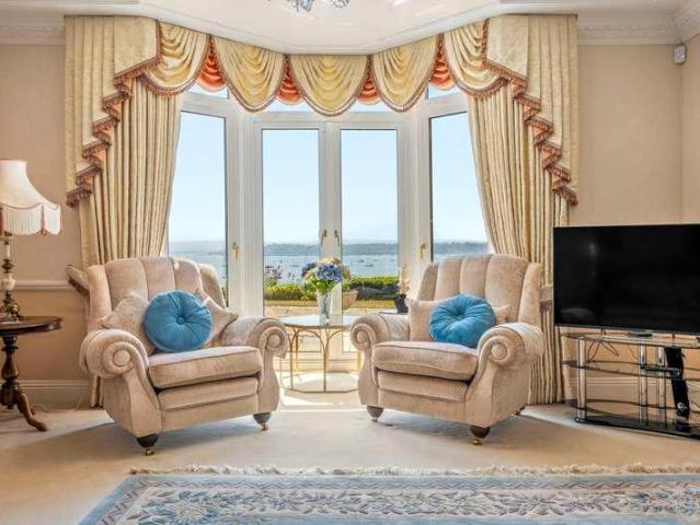 7 bed house for sale