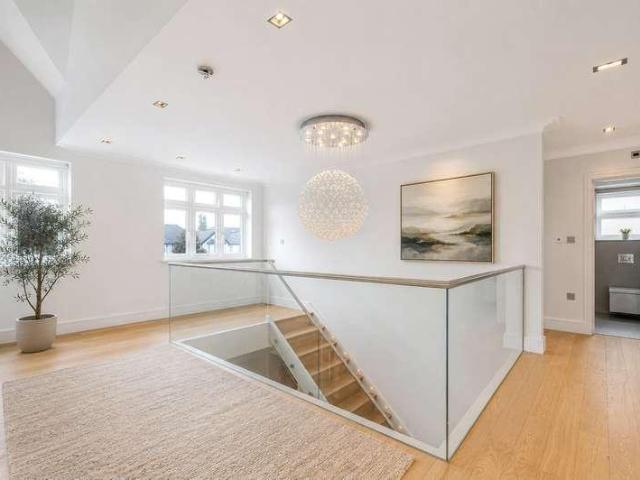 7 bed house for sale