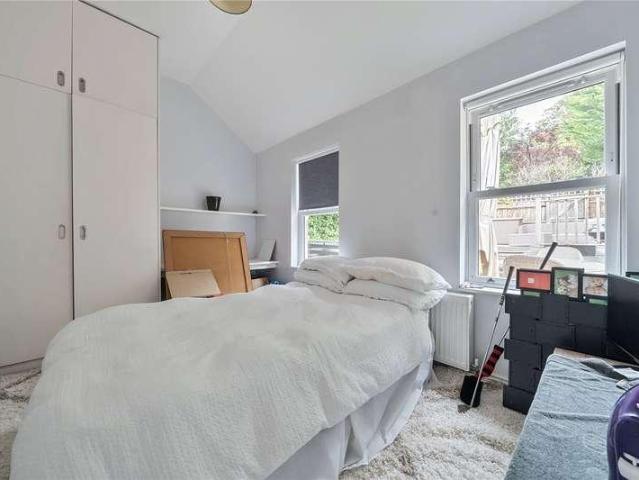 7 bed house for sale
