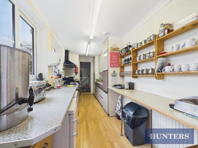 7 bed house for sale