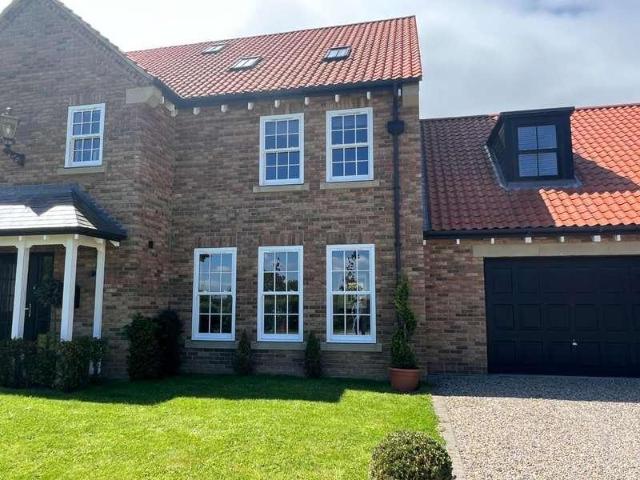 7 bed house for sale