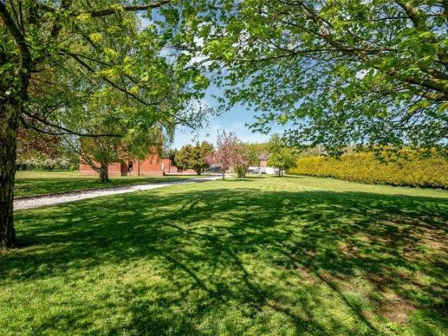 7 bed house for sale