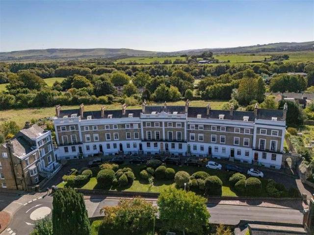 7 bed house for sale