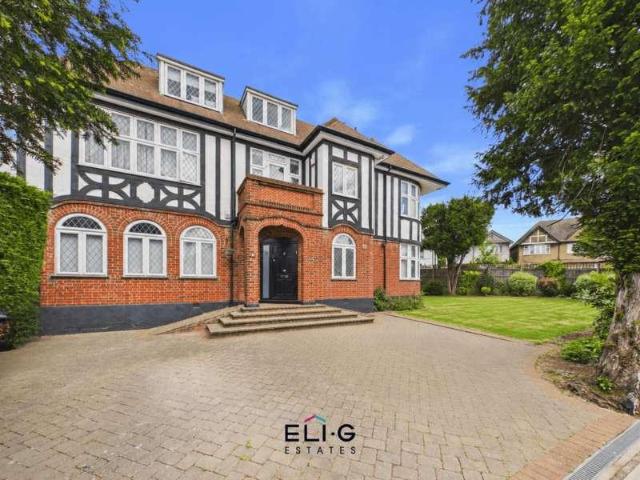 7 bed house for sale