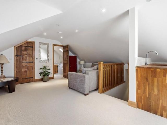 7 bed house for sale